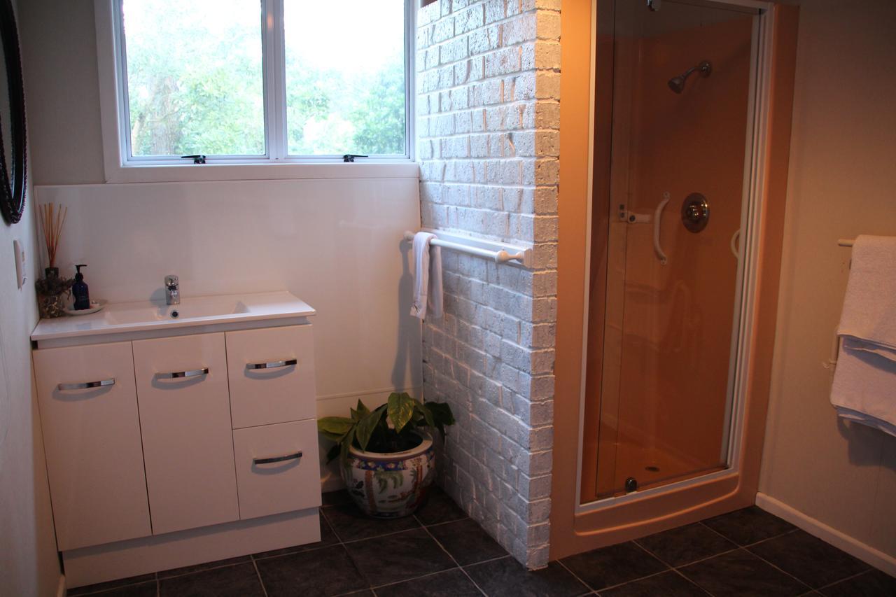 Punehu Stream Cottage Opunake Exterior photo